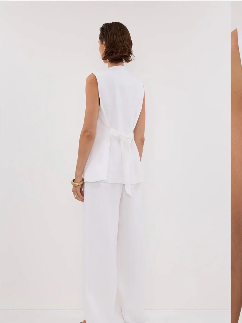 Knox White Linen Vest - Picture 4 of 5